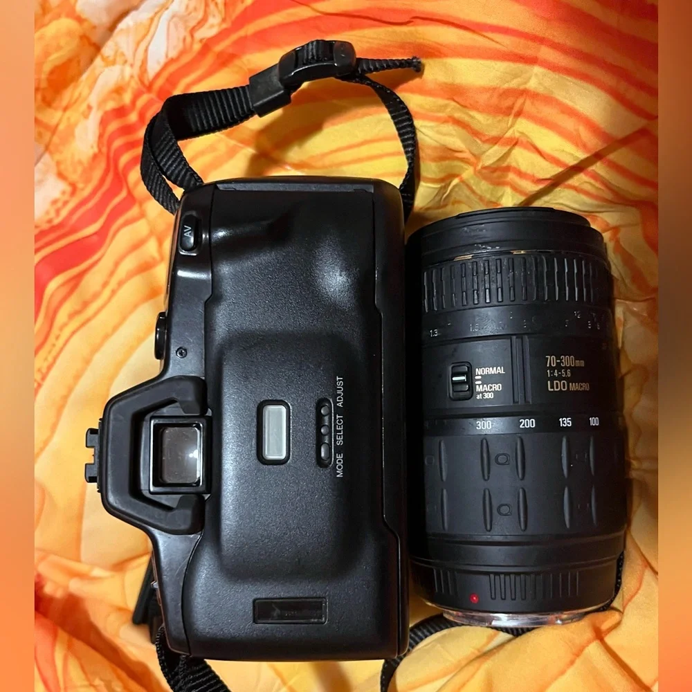 Minolta Maxxum 431si w/2 Lens